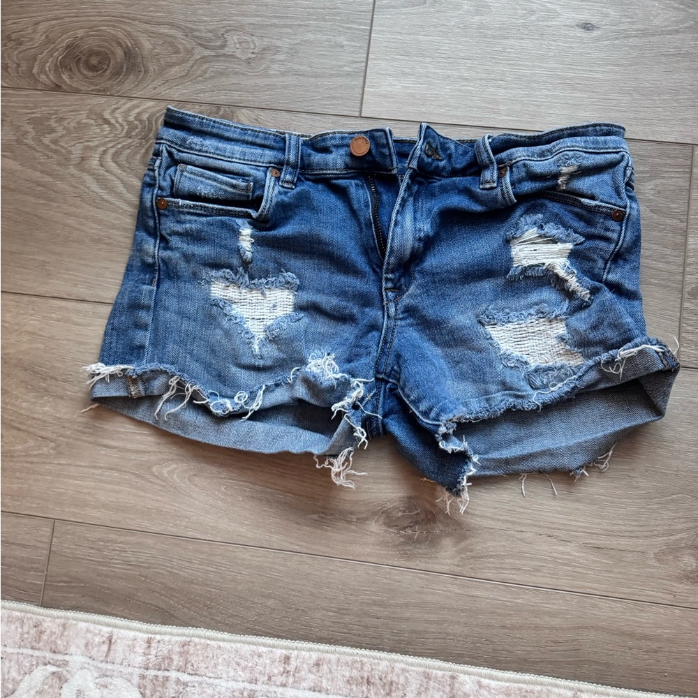 EUC blank NYC distressed Jean shorts. Size 28